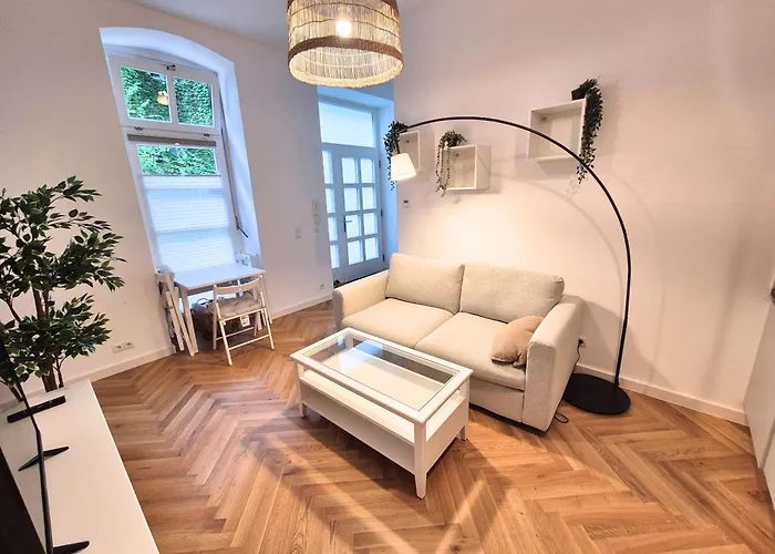 Premium Near Mariahilfer Strasse