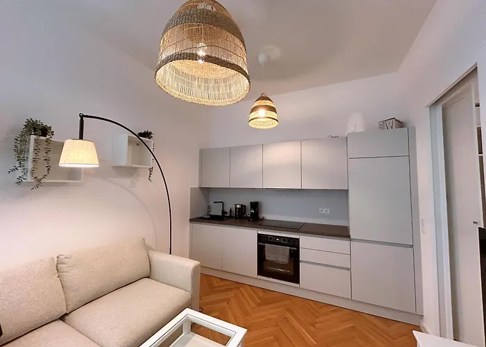 Premium Near Mariahilfer Strasse דירה